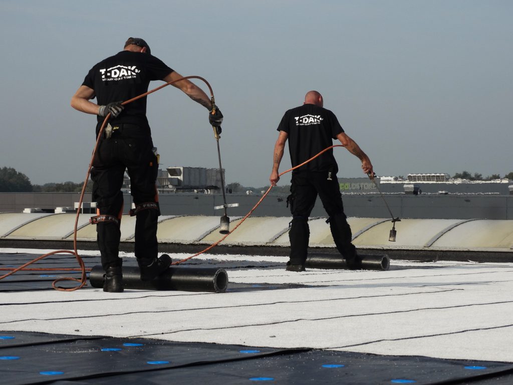 T-dak dakdekker Apeldoorn Deventer Zwolle Nederland Wilp Twello Groningen Friesland Drenthe Overijssel Flevoland Gelderland Utrecht Noord-Holland Lekkage dakreparatie platte daken